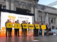 Maipiustragi: un successo la Manifestazione Nazionale contro la ndrangheta, a sostegno del procuratore Gratteri e di chi rischia la vita a causa delle mafie Maipiustragi: un successo la Manifestazione Nazionale contro la ndrangheta, a sostegno del procuratore Gratteri e di chi rischia la vita a causa delle mafie